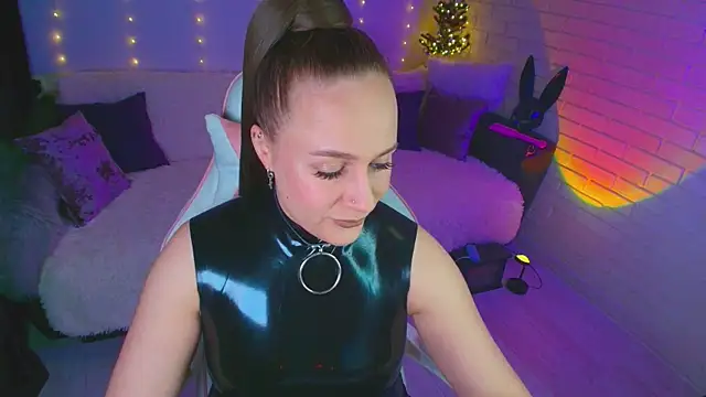 pepper cat  online show from 17, 4, 2026