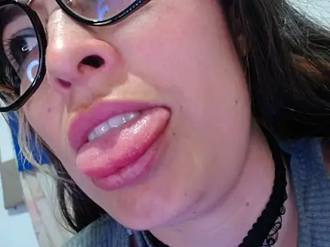 Snapshot of Alexandrasaenz chatting on 4, 7, 2026 Alexandrasaenz online show from 4, 7, 2026