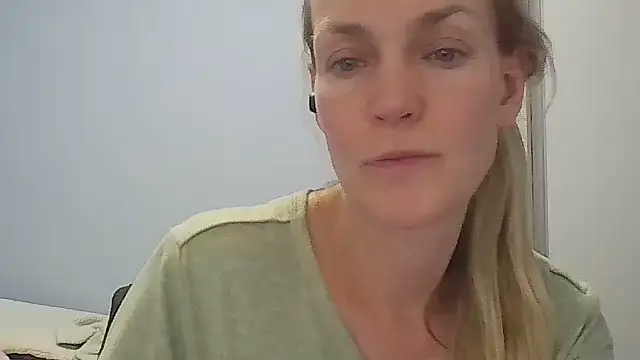 Snapshot of Annylove1 chatting on 29, 4, 2026 Annylove1 online show from 29, 4, 2026