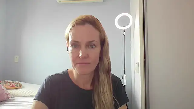 Snapshot of Annylove1 chatting on 29, 4, 2026 Annylove1 online show from 29, 4, 2026
