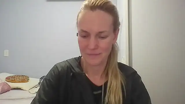 Snapshot of Annylove1 chatting on 5, 5, 2026 Annylove1 online show from 5, 5, 2026