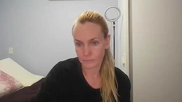 Snapshot of Annylove1 chatting on 17, 5, 2026 Annylove1 online show from 17, 5, 2026