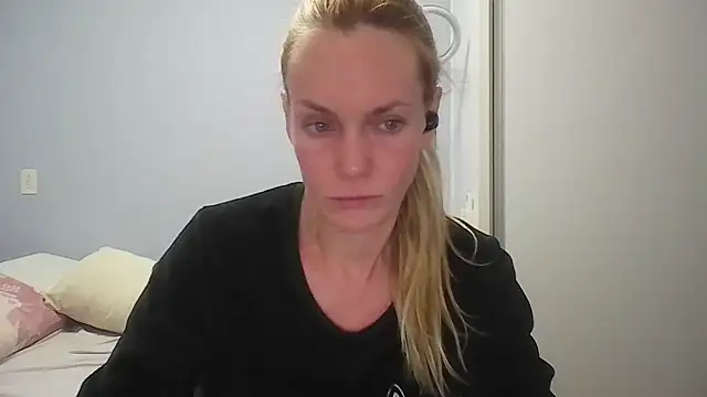 Snapshot of Annylove1 chatting on 18, 5, 2026 Annylove1 online show from 18, 5, 2026