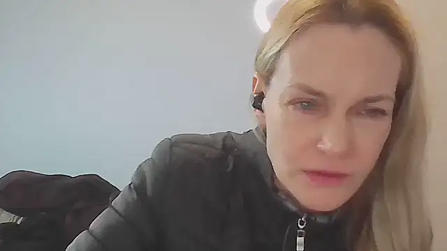 Snapshot of Annylove1 chatting on 2, 6, 2026 Annylove1 online show from 2, 6, 2026