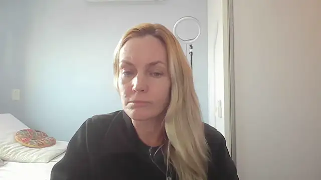Snapshot of Annylove1 chatting on 9, 6, 2026 Annylove1 online show from 9, 6, 2026