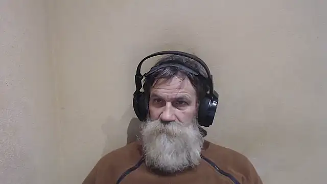 Snapshot of AlexNudo chatting on 5, 12, 2024 AlexNudo online show from 5, 12, 2024