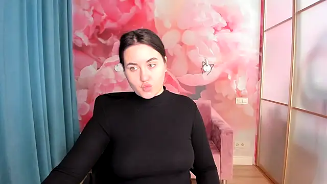 Roxie Bradley online show from 28, 12, 2024