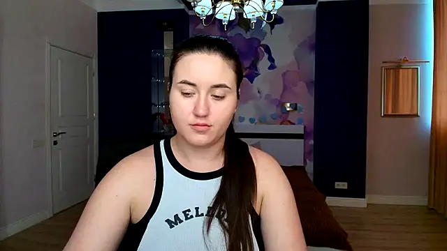 Roxie Bradley online show from 4, 2, 2025