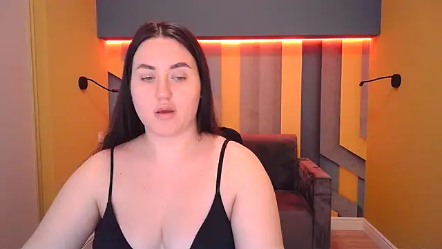 Roxie Bradley online show from 24, 2, 2025