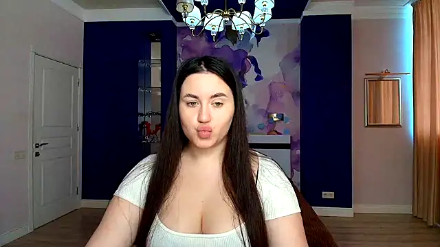 Roxie Bradley online show from 4, 3, 2025