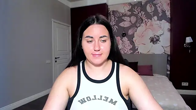 Roxie Bradley online show from 9, 9, 2025