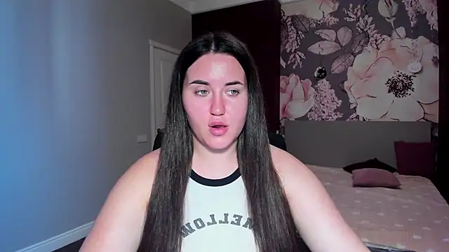 Roxie Bradley online show from 17, 9, 2025