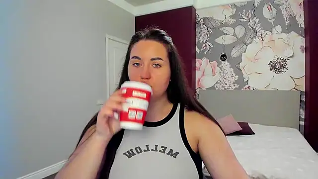 Roxie Bradley online show from 20, 10, 2025