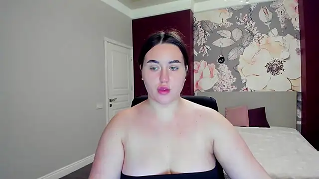 Roxie Bradley online show from 8, 11, 2025