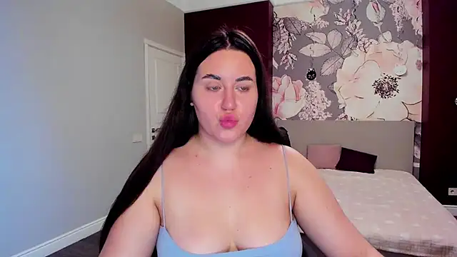 Roxie Bradley online show from 4, 12, 2025