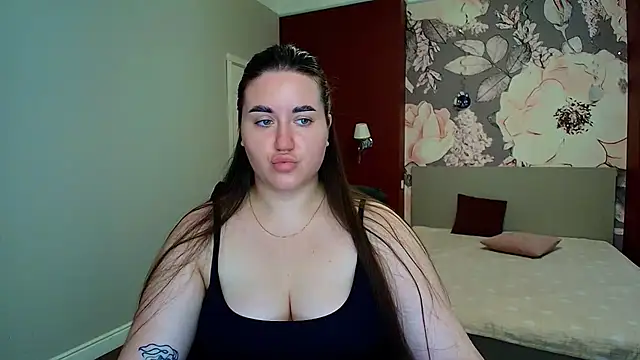Roxie Bradley online show from 17, 7, 2026