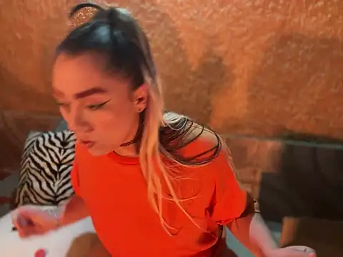 Im sophiie online show from 9, 12, 2024