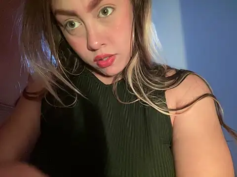 Im sophiie online show from 10, 12, 2024