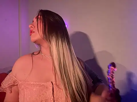 Im sophiie online show from 6, 2, 2025