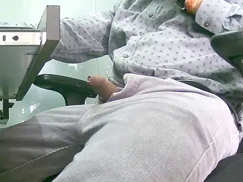 kavipanty online show from 4, 4, 2026