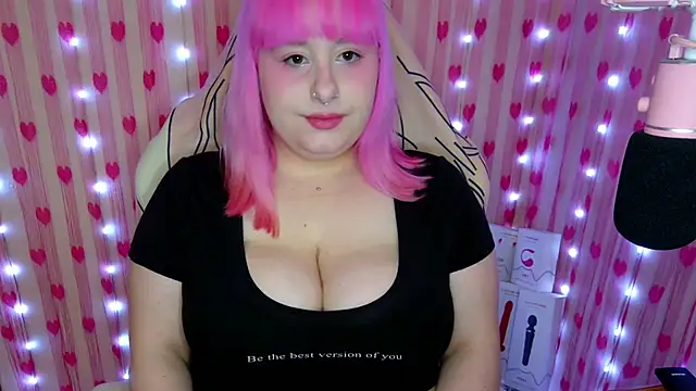 Snapshot of StrawberryPleasure chatting on 7, 6, 2026 StrawberryPleasure online show from 7, 6, 2026