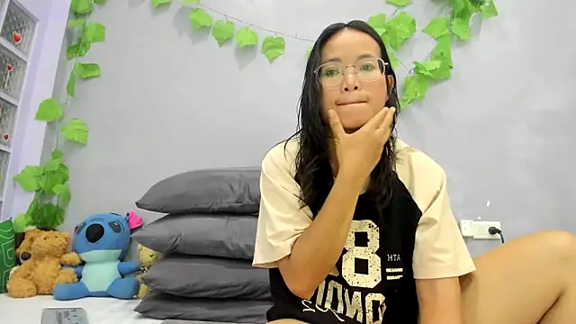 Snapshot of loveley_jenny chatting on 20, 6, 2026 loveley jenny online show from 20, 6, 2026