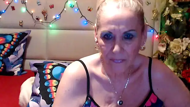 Snapshot of HappyWomanOn chatting on 3, 7, 2026 HappyWomanOn online show from 3, 7, 2026