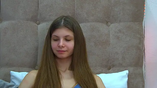 AudreyBarlow online show from 19, 2, 2025