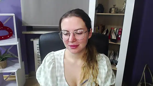 Zoey Erotic online show from 18, 1, 2025