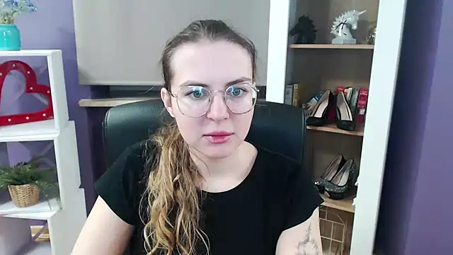 Zoey Erotic online show from 26, 2, 2025