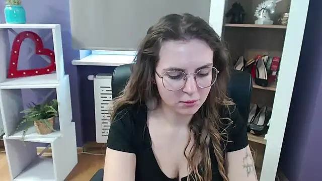 Zoey Erotic online show from 5, 3, 2025