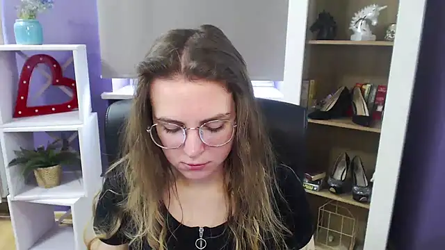 Zoey Erotic online show from 20, 3, 2025