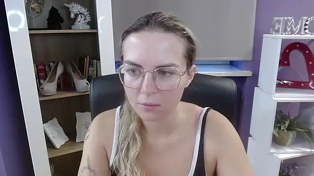 Zoey Erotic online show from 10, 9, 2025