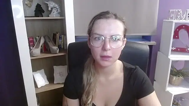 Zoey Erotic online show from 15, 9, 2025