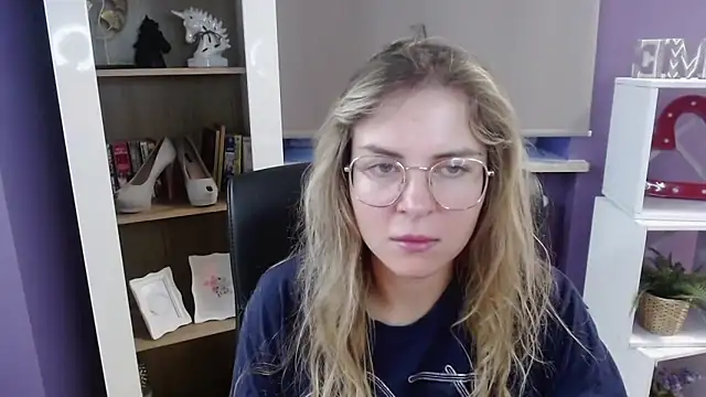 Zoey Erotic online show from 19, 9, 2025