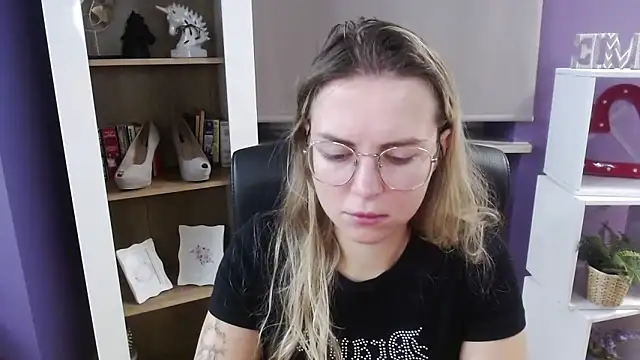 Zoey Erotic online show from 1, 10, 2025