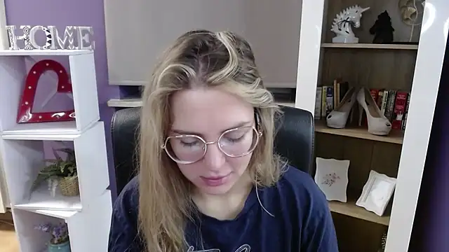 Zoey Erotic online show from 7, 11, 2025