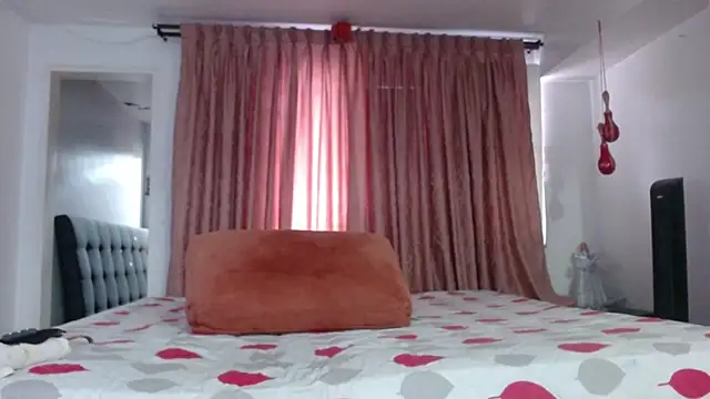 Snapshot of linapalacios chatting on 2, 6, 2026 linapalacios online show from 2, 6, 2026
