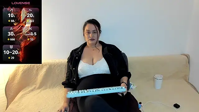 Snapshot of Laura_sinner chatting on 6, 1, 2026 Laura sinner online show from 6, 1, 2026