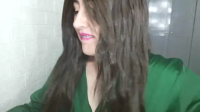 naughty sarahh online show from 28, 3, 2026