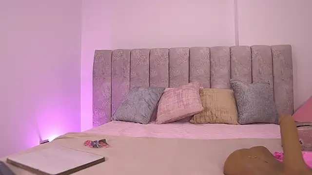 violeta aroca online show from 5, 11, 2025