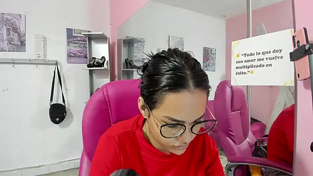 Snapshot of CAMILA--REY chatting on 7, 2, 2026 CAMILA--REY online show from 7, 2, 2026