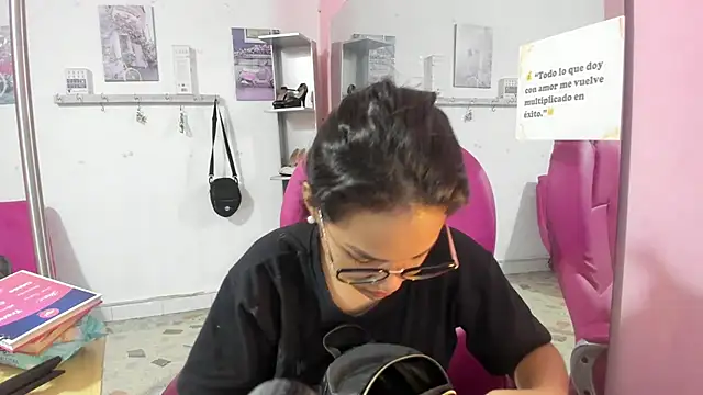 Snapshot of CAMILA--REY chatting on 11, 2, 2026 CAMILA--REY online show from 11, 2, 2026