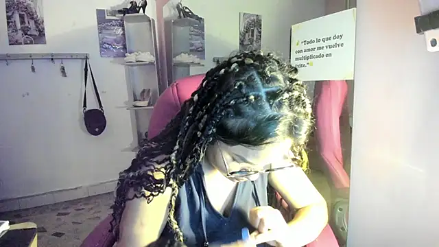 Snapshot of CAMILA--REY chatting on 15, 2, 2026 CAMILA--REY online show from 15, 2, 2026