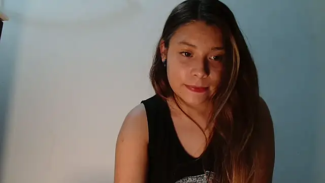 Snapshot of 3littleschoolteens chatting on 7, 7, 2026 3littleschoolteens online show from 7, 7, 2026