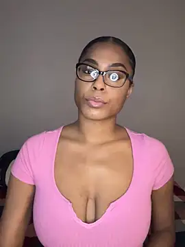 Snapshot of CandyLuxxxx chatting on 20, 12, 2024 CandyLuxxxx online show from 20, 12, 2024