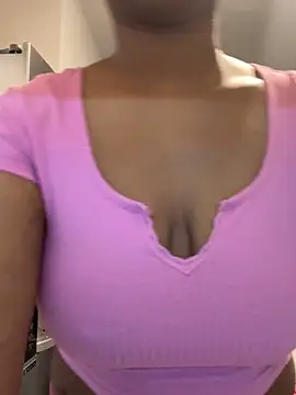Snapshot of CandyLuxxxx chatting on 28, 12, 2024 CandyLuxxxx online show from 28, 12, 2024