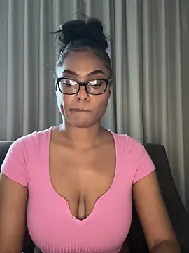 Snapshot of CandyLuxxxx chatting on 11, 1, 2025 CandyLuxxxx online show from 11, 1, 2025