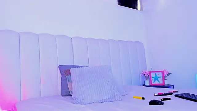 Snapshot of elsalondon chatting on 21, 12, 2025 elsalondon online show from 21, 12, 2025