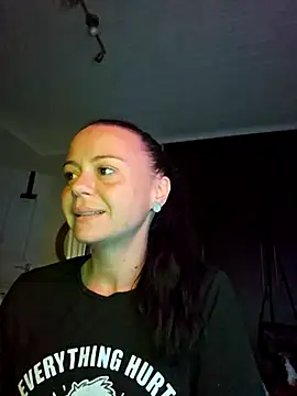 Snapshot of MrsBunnyBum chatting on 9, 4, 2026 MrsBunnyBum online show from 9, 4, 2026